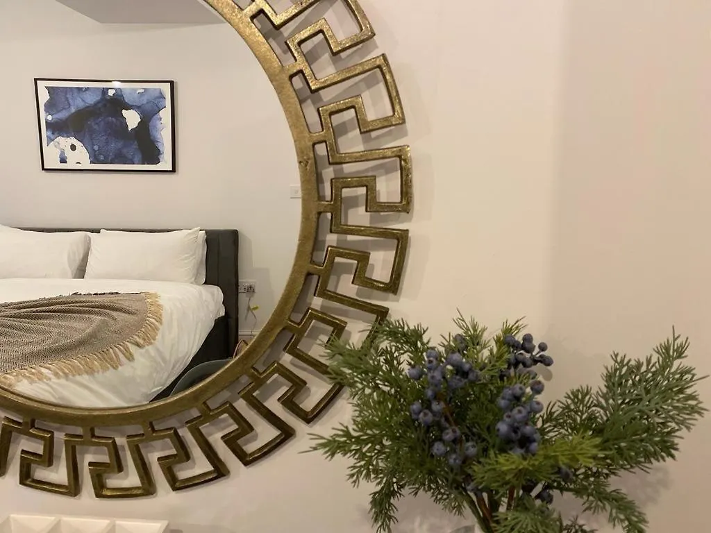 דירות צ'לטנהם The Grove King Bed Wi-Fi Ev Charger